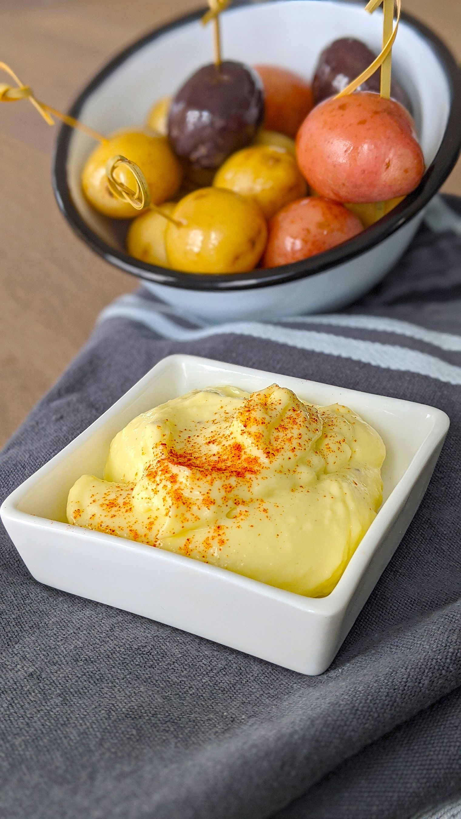 Garlic Aioli Olive Oil Bread Dip | OliveOil.com